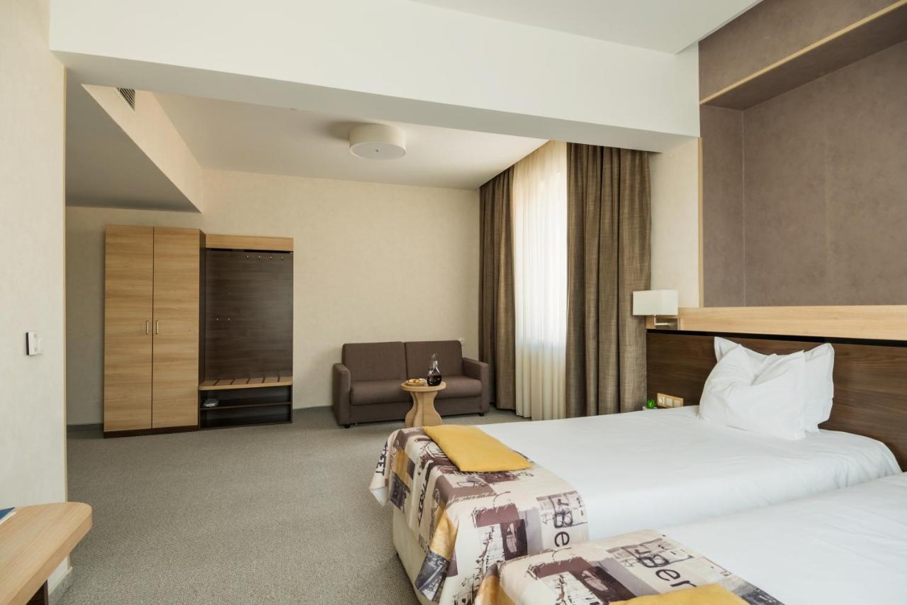 Dunav Plaza Hotel Ruse Exterior foto