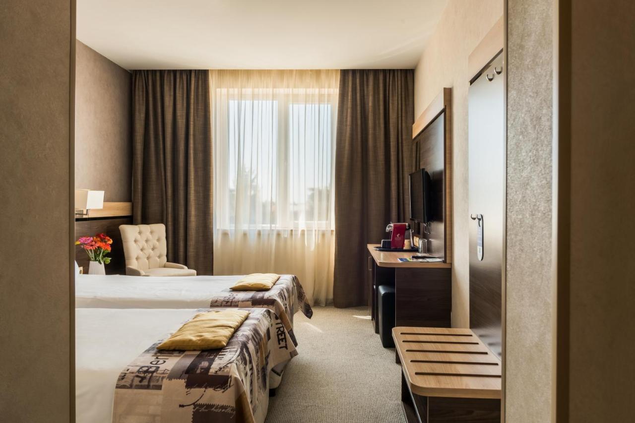 Dunav Plaza Hotel Ruse Exterior foto