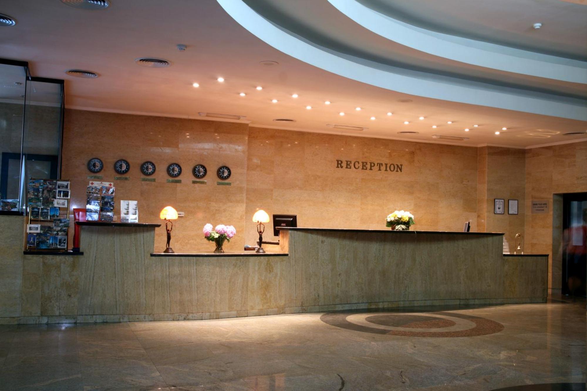 Dunav Plaza Hotel Ruse Exterior foto